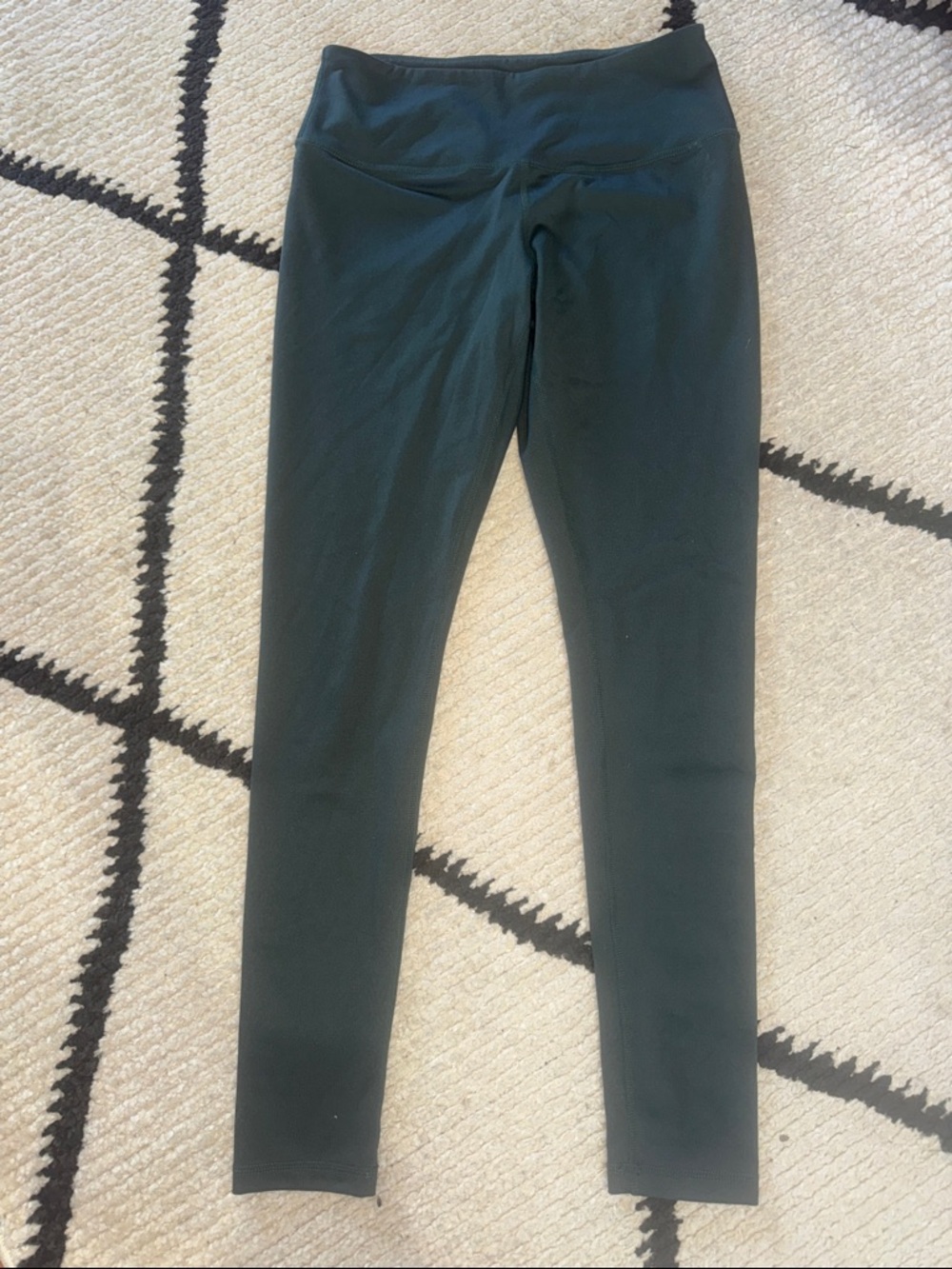 Z by Zella Women’s  mi/high rise Dark Green leggings 28” medium
